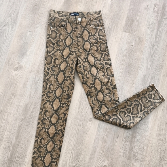Zara snakeskin print high rise jeans - Picture 1 of 7